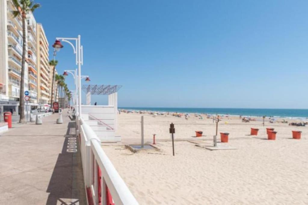 Apartamento Candari Playa En Cádiz Kültér fotó