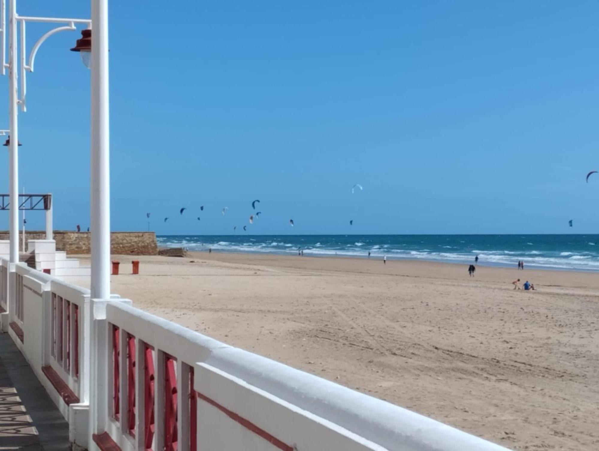 Apartamento Candari Playa En Cádiz Kültér fotó